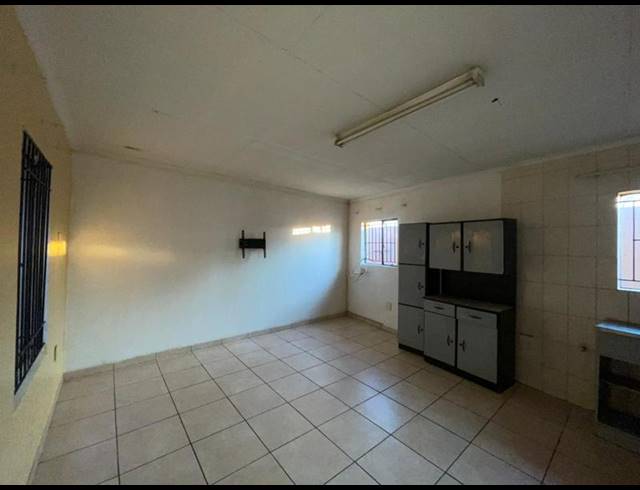 2 BEDROOM PROPERTY TO RENT IN LENASIA EXT 2